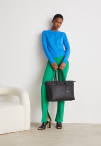 Calvin Klein MUST SHOPPER - Shopping Bag - black