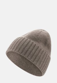 Pletená čiapka v svetlohnedej farbe, s rebrovaným manžetovým okrajom a hladkou textúrou tela. Jednoduchý, zužujúci sa dizajn bez vzorov alebo akcentov.