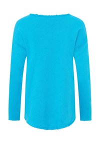 Maglietta blu a maniche lunghe con scollatura rotonda, vestibilità morbida, bordi sfrangiati e tessuto a maglia morbido. Vista posteriore che evidenzia la lunghezza estesa.