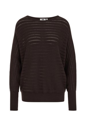 Bruine trui met een losse pasvorm, voorzien van horizontale strepen en geribbelde manchetten. Het materiaal lijkt gebreid te zijn met een zachte textuur.