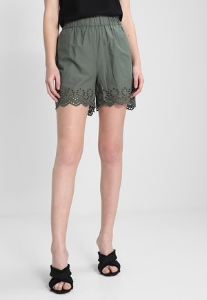 Shortsit - light green