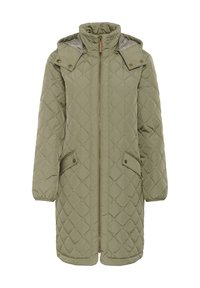 Chaqueta acolchada de color verde oliva con cuello alto, cierre de cremallera y dos bolsillos delanteros. Cuenta con herrajes dorados y puños elásticos en las mangas.