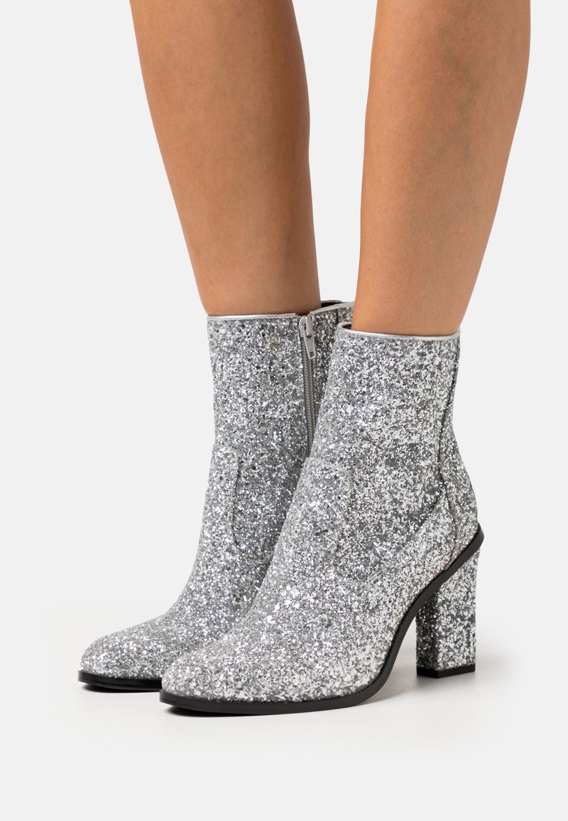 Buffalo Botines - silver-coloured