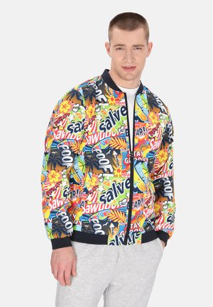 Bunte Bomberjacke mit floralem und grafischem Druck, ausgestattet mit einem Reißverschluss vorne, gerippten Bündchen sowie einem kontrastierenden navyfarbenen Kragen und Bund.