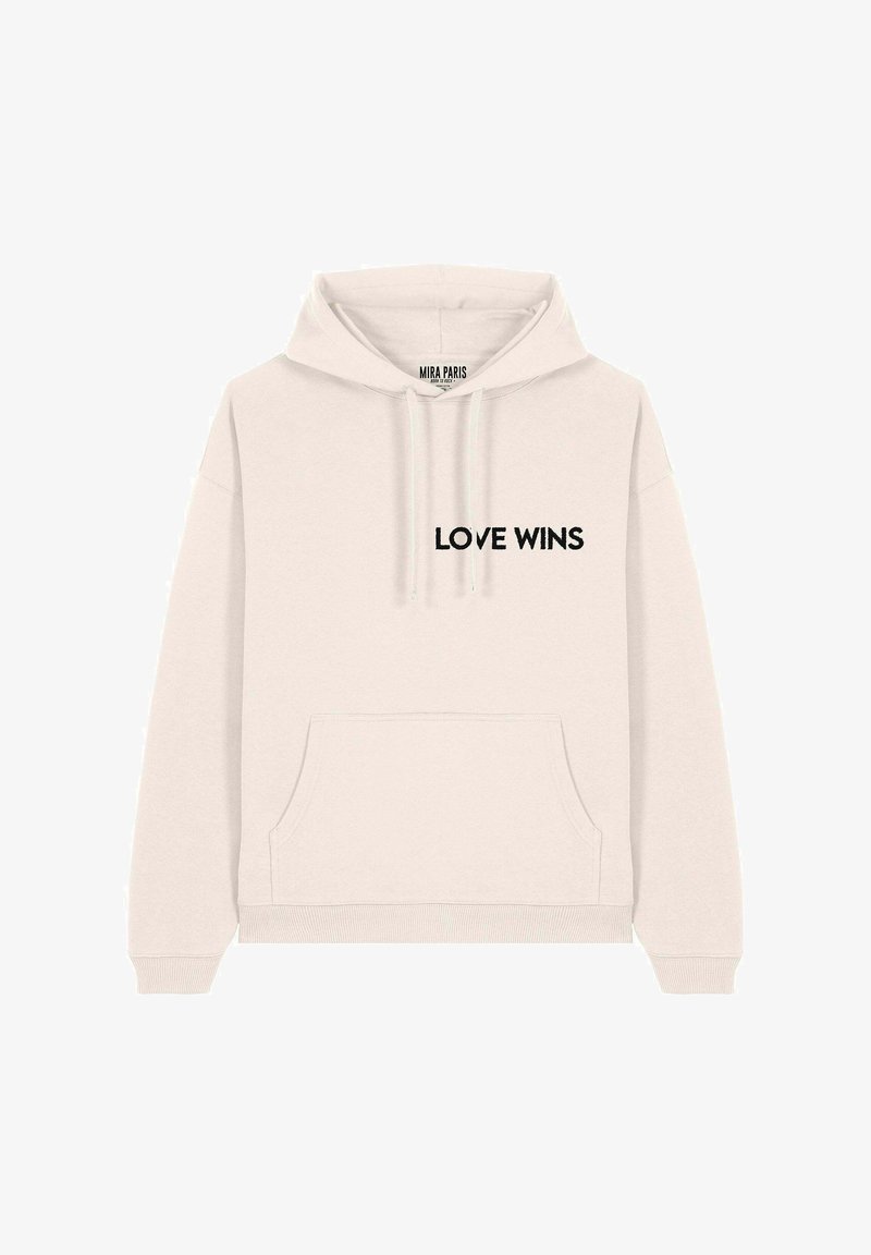 Sweatshirt à capuche beige clair en tissu doux, avec une poche avant et le texte noir "LOVE WINS" imprimé sur la poitrine.
