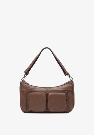 Borsa a spalla in pelle marrone con due tasche frontali con zip, una superficie liscia e un design curvo. Presenta una tracolla rimovibile e un dettaglio con logo.