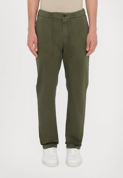 CLOSED VIGO TAPERED - Stoffhose - forest green