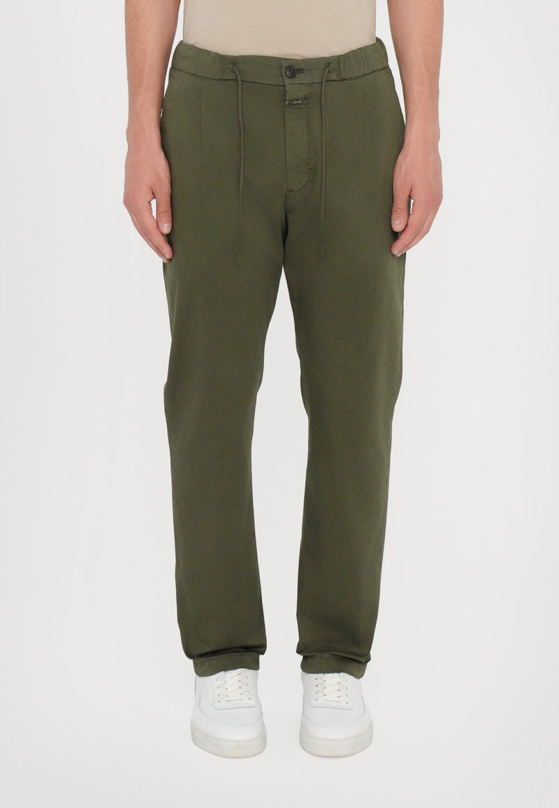 CLOSED VIGO TAPERED - Housut - forest green