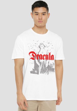 Universal Studios, UNIVERSAL MONSTERS/DRACULA AT THE CASTLE - Print T-shirt - white