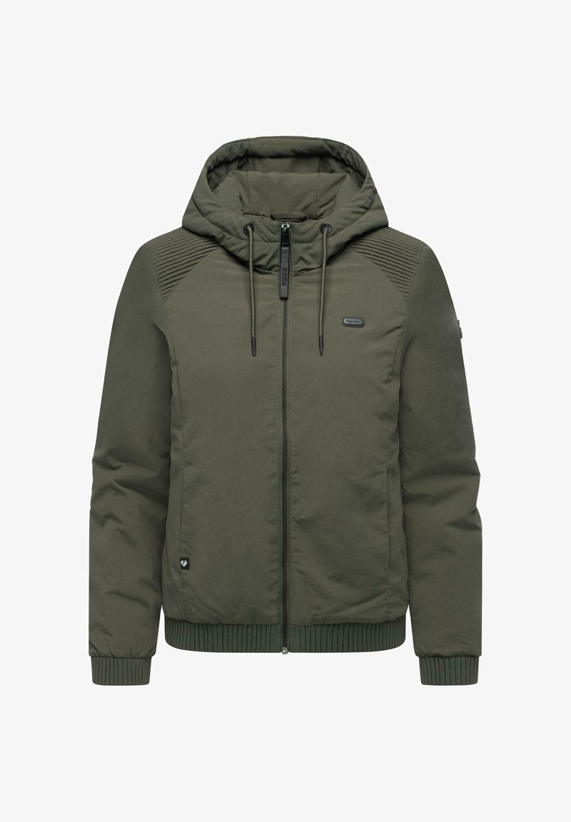 Olivengrønn hettejakke med glidelås foran, ribbestrikkede mansjetter og skuldre med horisontale quiltede detaljer. Jevn tekstur og minimalistisk logo.