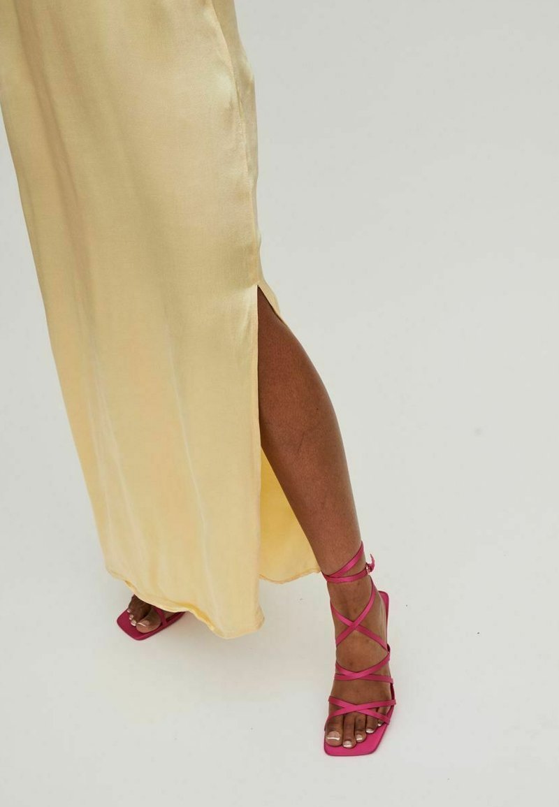 Damen Freizeitkleider | Vila Maxikleid golden haze/hellgelb - ZM60128 Damen Freizeitkleider | Vila Maxikleid golden haze/hellgelb - ZM60128