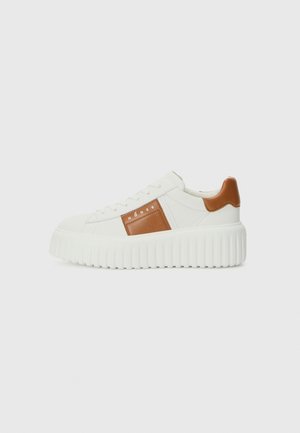 HOGAN Trainers - white