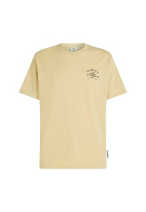 Vaaleankeltainen puuvillainen T-paita pyöreällä pääntiellä, lyhyillä hihoilla ja vasemmalle puolelle painettu logo. Suora leikkaus ja pehmeä rakenne.