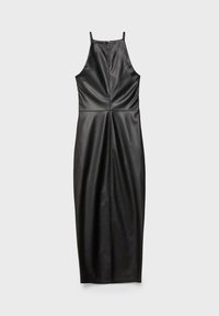 Abito midi in pelle nera con spalline regolabili, zip sul retro e dettagli plissettati per forma e texture.