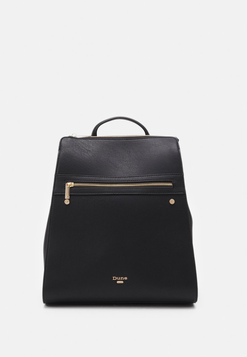 Zwarte leren rugzak met gouden ritstasje aan de voorkant, klein handvat bovenop en het "Dune"-logo in goud nabij de basis op een effen achtergrond.