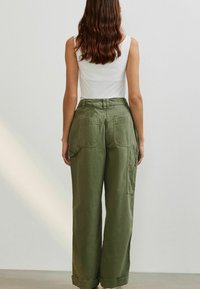 Next CARPENTER - Auduma bikses - khaki