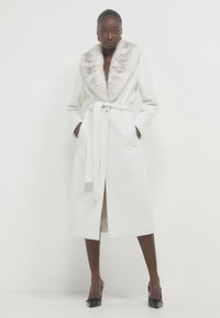 Calliope LUNGO - Cappotto classico - bianco