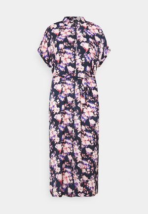Blomstret midikjole med navy baggrund, korte opkrogede ærmer, knaplukning foran og matchende bælte i stoffet bundet i taljen.
