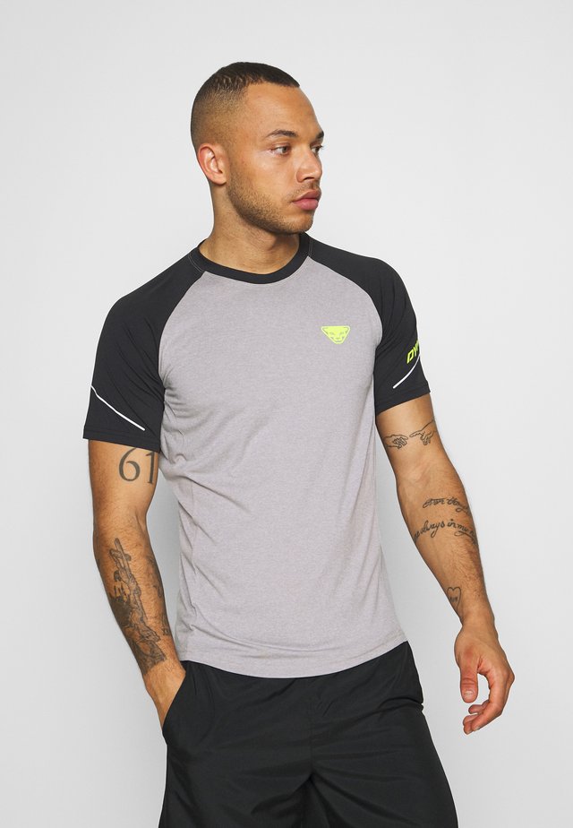ALPINE PRO TEE - T-Shirt print - black out