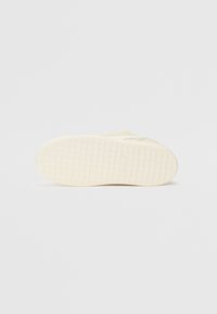 Thumbnail Image 5