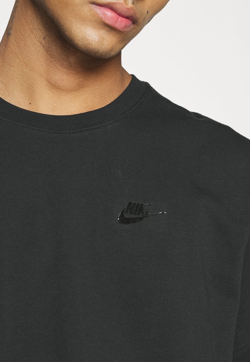 Herren T-Shirts basic | Nike Sportswear T-Shirt basic black/schwarz - ZW86908 Herren T-Shirts basic | Nike Sportswear T-Shirt basic black/schwarz - ZW86908