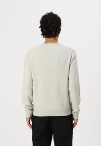 Samsøe Samsøe SYLLI CREW NECK - Džemperis - abbey stone