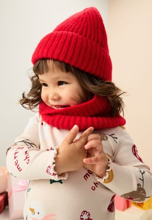 Next, Snood - new red