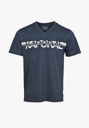 T-shirt in cotone blu navy con scollo a V e logo "KAPORAL" bianco sul petto. Maniche corte e design dalla vestibilità rilassata.