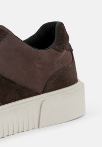 Vagabond DEREK - Sneaker low - java