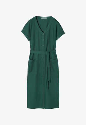 Zöld pamutruha V-kivágással, rövid ujjal, gombos elejével, két oldalsó zsebbel, deréknál megkötővel és enyhén texturált anyagból.