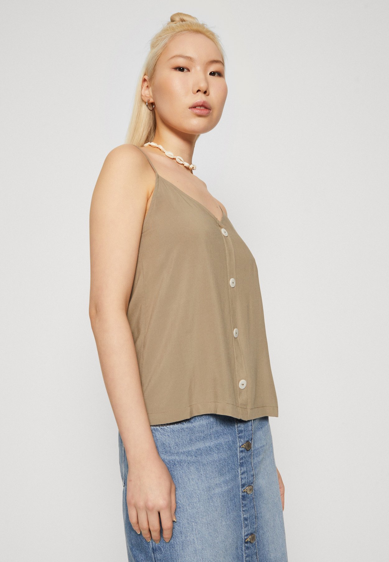 ONLNELLY LIFE BUTTON SINGLET SOLID