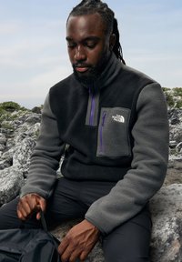 The North Face M YUMIORI 1/4 ZIP - Fleecegenser - black/anthracite grey