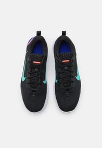 Nike Performance FLEX EXPERIENCE RUN 12 - Tenisice za cestovno trčanje - black/green frost/white/concord/hot punch