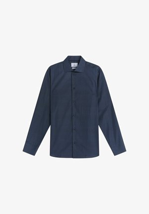 Granatowa koszula z długim rękawem, zapinana na guziki, z subtelnym wzorem w kropki, wykonana z gładkiego materiału, z klasycznym kołnierzykiem i zapięciem na guziki.