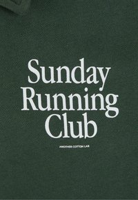 Another Cotton Lab SUNDAY RUNNING CLUB RUGBY - Polo - green