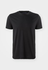 Camiseta negra de manga corta con cuello redondo. Hecha de una tela suave, presenta un corte clásico y un diseño liso sin patrones ni gráficos.
