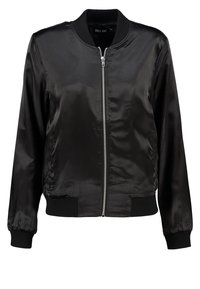 Schwarze Satin-Bomberjacke mit Reißverschluss vorne, gerippten Bündchen und Saum. Verfügt über einen klassischen Kragen und eine glatte Textur mit minimalistischem Design.