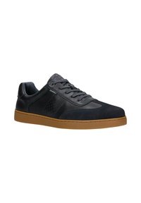 Sneaker in pelle blu scuro con dettagli in camoscio, punta rotonda, design con lacci e suola in gomma marrone chiaro. Presenta dettagli perforati sul lato.