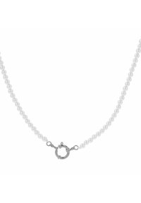 Collana di perle finte bianche con perle distribuite uniformemente, completata con un fermaglio a moschettone in tono argento per una chiusura sicura.