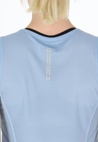 Swedemount ULTRA TANK - Top - lt blue