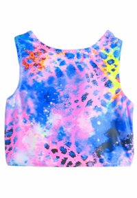 Színes cropped top, amely kék, rózsaszín és sárga absztrakt minták keverékéből áll, sima tapintással és kerek nyakkivágással.