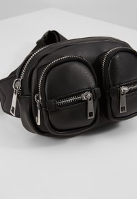 Topshop Vyölaukku - black