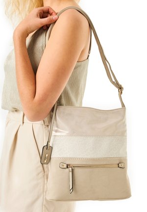 Beige Schultertasche aus glattem Leder mit Akzenten im Leopardenprint. Verfügt über einen Reißverschluss oben und eine äußere Reißverschlusstasche.