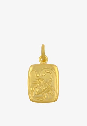 Ciondolo rettangolare in oro con design a rilievo di uno scorpione e un anello per agganciarlo a una collana o a un braccialetto.