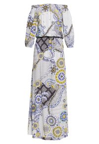 Robe longue avec manches dénudées, motifs floraux complexes en bleu, jaune et noir, et tissu léger.