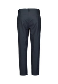 Diepnavy broek met een gladde textuur, middellange taille en twee achterzakken. Bevat riemlussen en subtiele branding nabij de zoom.