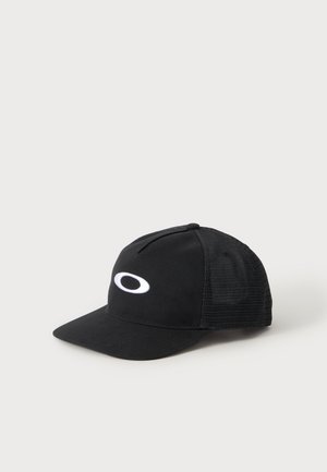 Casquette de baseball noire avec une visière incurvée et des panneaux arrière en mesh, avec un logo ovale blanc à l'avant.