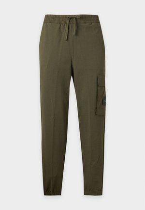 Calvin Klein Jeans, COTTON TERRY CARGO JOGGERS - Долнище на анцуг - olive night