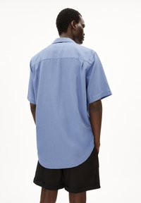 ARMEDANGELS LOVAAR LINO - Overhemd - blue stone