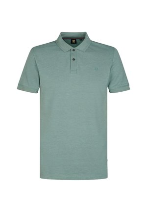 Polohemd van zachte teal-katoenstof met korte mouwen, een knoopsluiting met drie knopen en een klein logo op de borst.